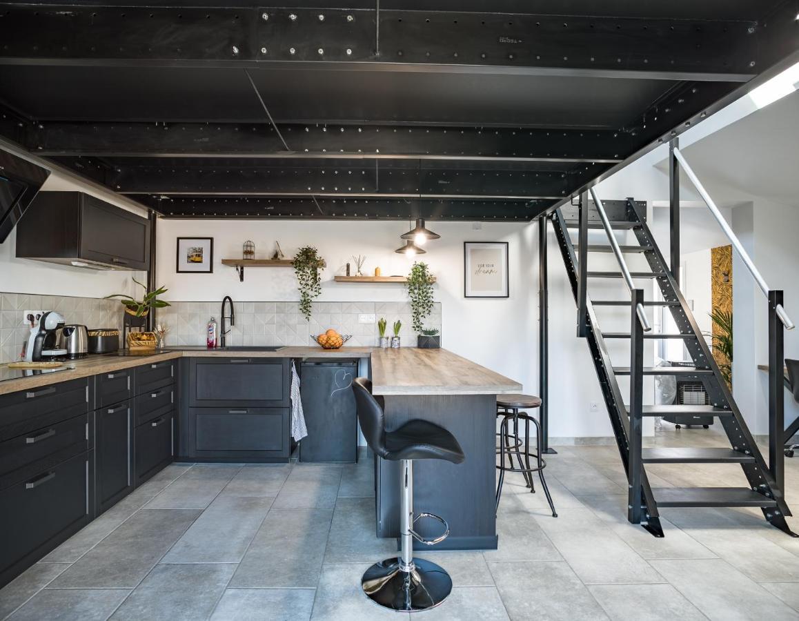 شقة Loft Avec Jardin Et Parking Prive تروي المظهر الخارجي الصورة