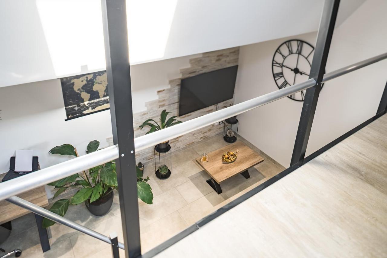 شقة Loft Avec Jardin Et Parking Prive تروي المظهر الخارجي الصورة